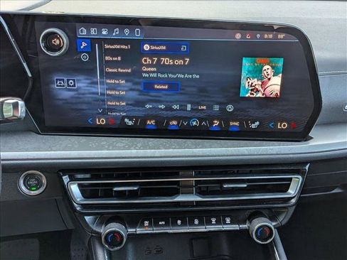 Used 2024 Chevrolet Traverse LS FWD image 13