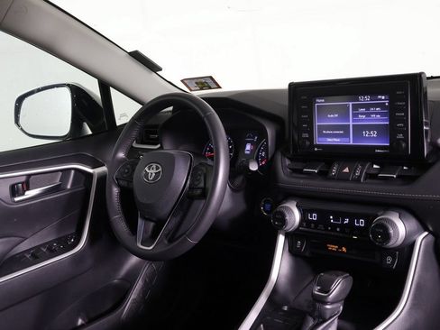 Used 2020 Toyota RAV4 XLE Premium FWD image 25