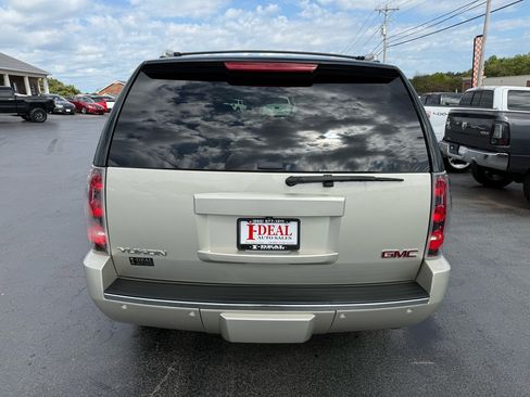 Used 2014 GMC Yukon Denali image 3