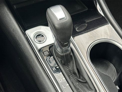 Used 2024 Nissan Altima 2.5 SV image 24