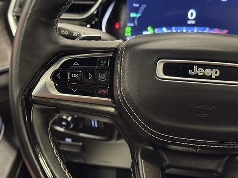 Used 2023 Jeep Grand Cherokee Overland w/ Advanced Protech Group III AWD/4WD image 26