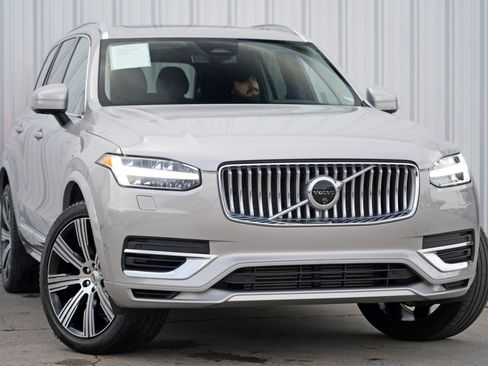 Used 2024 Volvo XC90 T8 Plus w/ Protection Package Premier image 4