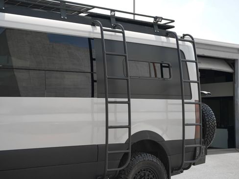 Used 2022 Mercedes-Benz Sprinter 2500 image 10