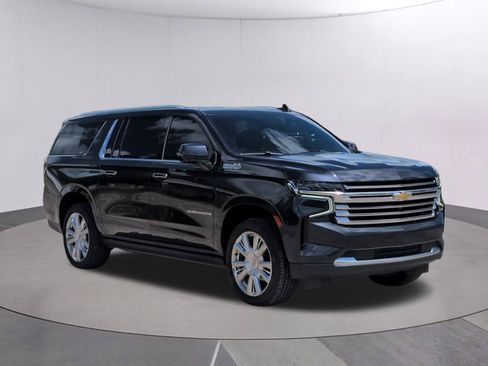 Certified 2023 Chevrolet Suburban High Country RWD image 9