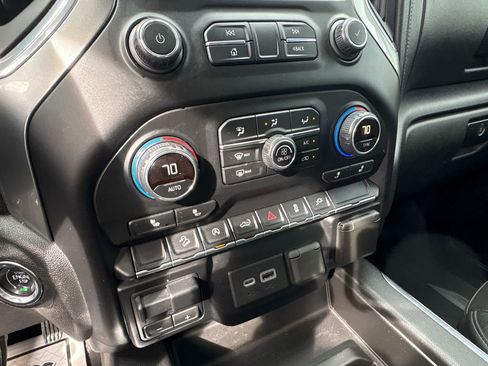 Used 2019 Chevrolet Silverado 1500 RST image 25