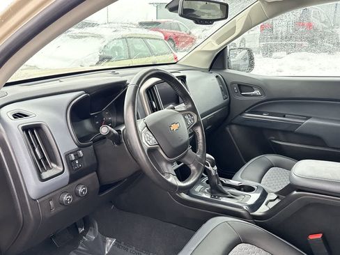 Used 2022 Chevrolet Colorado Z71 image 2