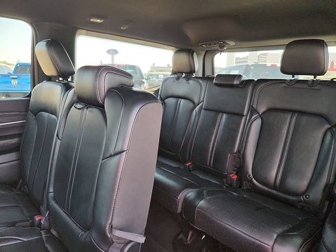 Used 2024 Jeep Wagoneer Series II w/ Flexible Seating Group RWD image 6