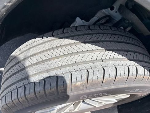 Certified 2025 Chevrolet Equinox LT AWD/4WD image 28