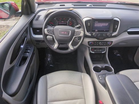 Used 2022 GMC Terrain SLT image 17