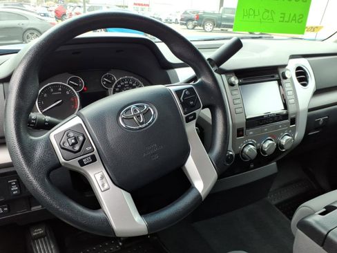 Used 2017 Toyota Tundra SR5 image 9