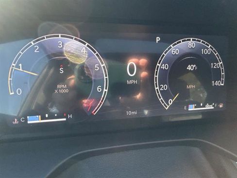 New 2025 Jeep Grand Cherokee Altitude image 14