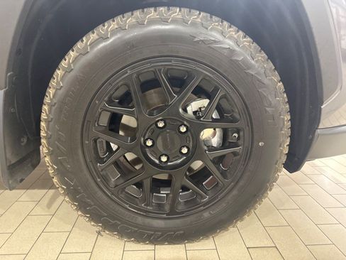 Used 2025 Toyota RAV4 XLE w/ Convenience Package FWD image 12