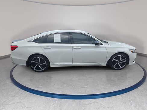 Used 2022 Honda Accord Sport image 4
