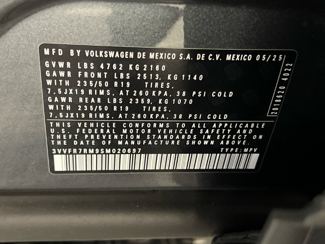 Certified 2025 Volkswagen Tiguan SE FWD image 28