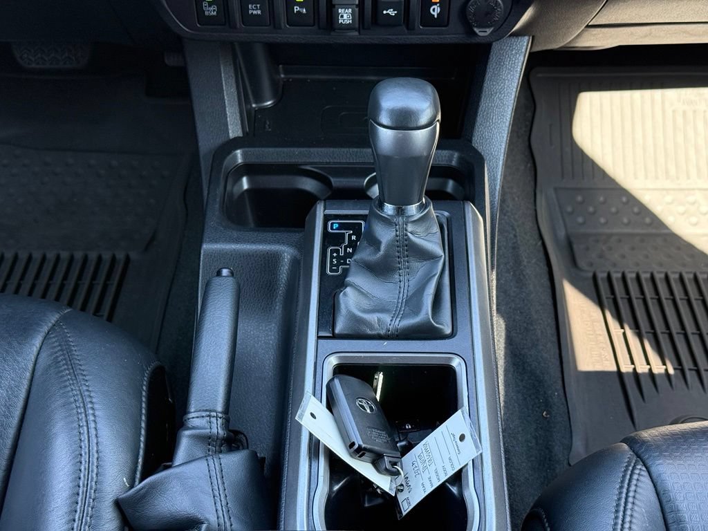 Used 2023 Toyota Tacoma Limited AWD/4WD image 27