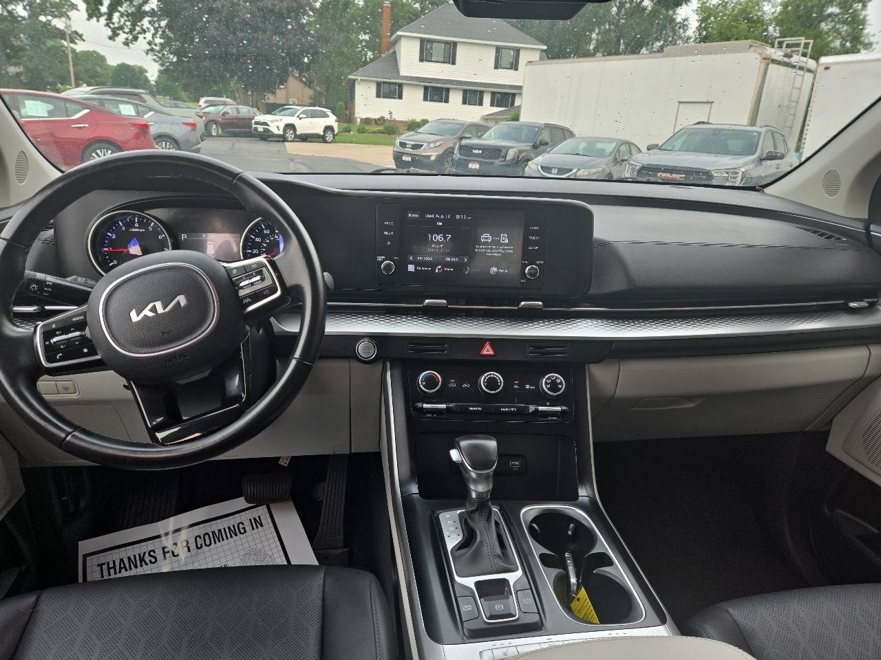Used 2022 Kia Carnival LX FWD image 16