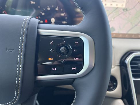 New 2025 Nissan Armada Platinum Reserve image 12