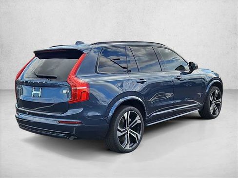 Used 2022 Volvo XC90 T8 R-Design w/ Advanced Package image 5