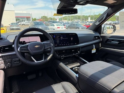 New 2026 Chevrolet Tahoe Premier w/ Sun And Tow Package AWD/4WD image 18