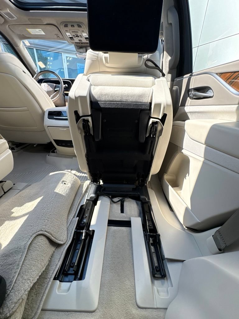 Used 2022 Cadillac Escalade Sport Platinum AWD/4WD image 40