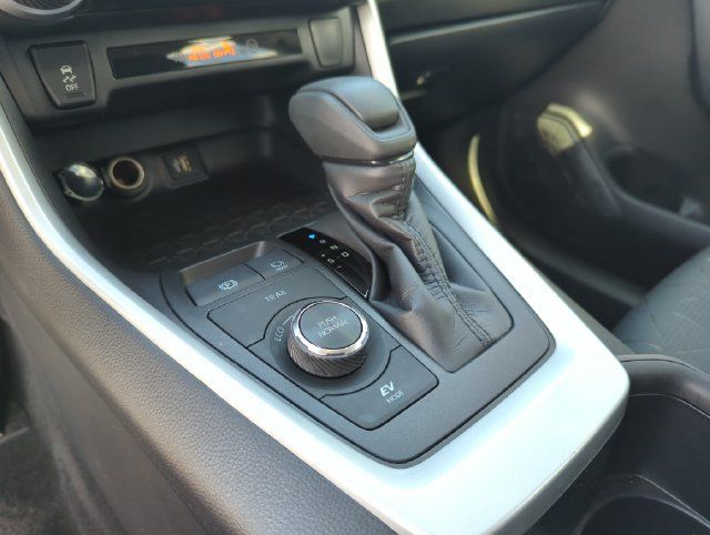 Used 2025 Toyota RAV4 XLE w/ Convenience Package AWD/4WD image 41