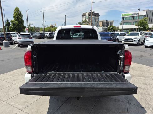 Used 2022 Toyota Tacoma SR w/ SX Package AWD/4WD image 27