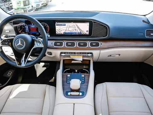 New 2026 Mercedes-Benz GLS 450 4MATIC image 10