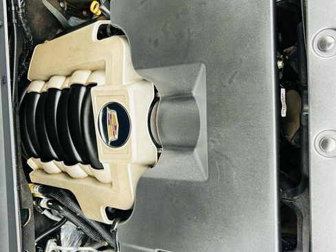 Used 2019 Cadillac Escalade Premium Luxury image 40