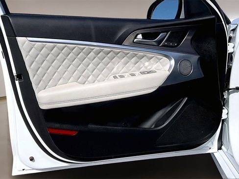 Used 2025 Genesis G70 3.3T Advanced w/ Sport Prestige Package image 18