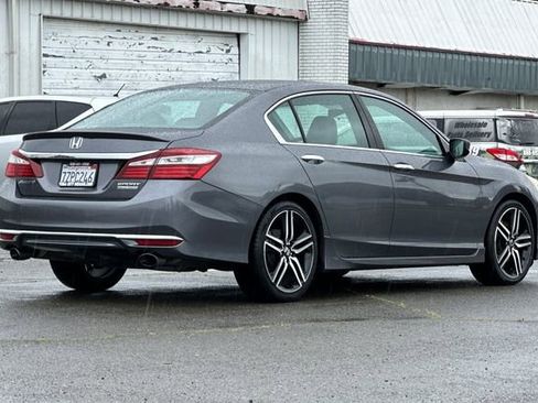 Used 2017 Honda Accord Sport Special Edition image 4