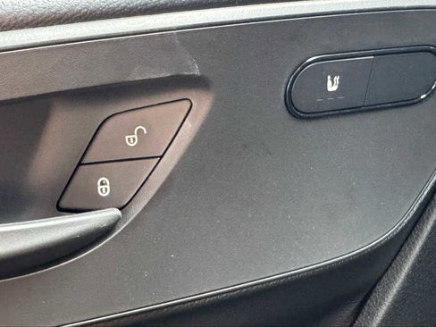 Used 2025 Mercedes-Benz Sprinter 2500 image 24