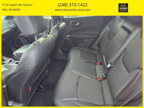 Used 2018 Jeep Compass Trailhawk w/ Cold Weather Group image 12