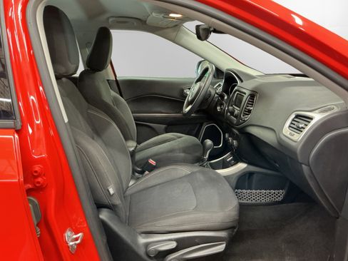 Used 2018 Jeep Compass Sport FWD image 15