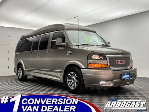 Used 2019 GMC Savana 2500 Extended w/ Enhanced Convenience Package RWD image 1