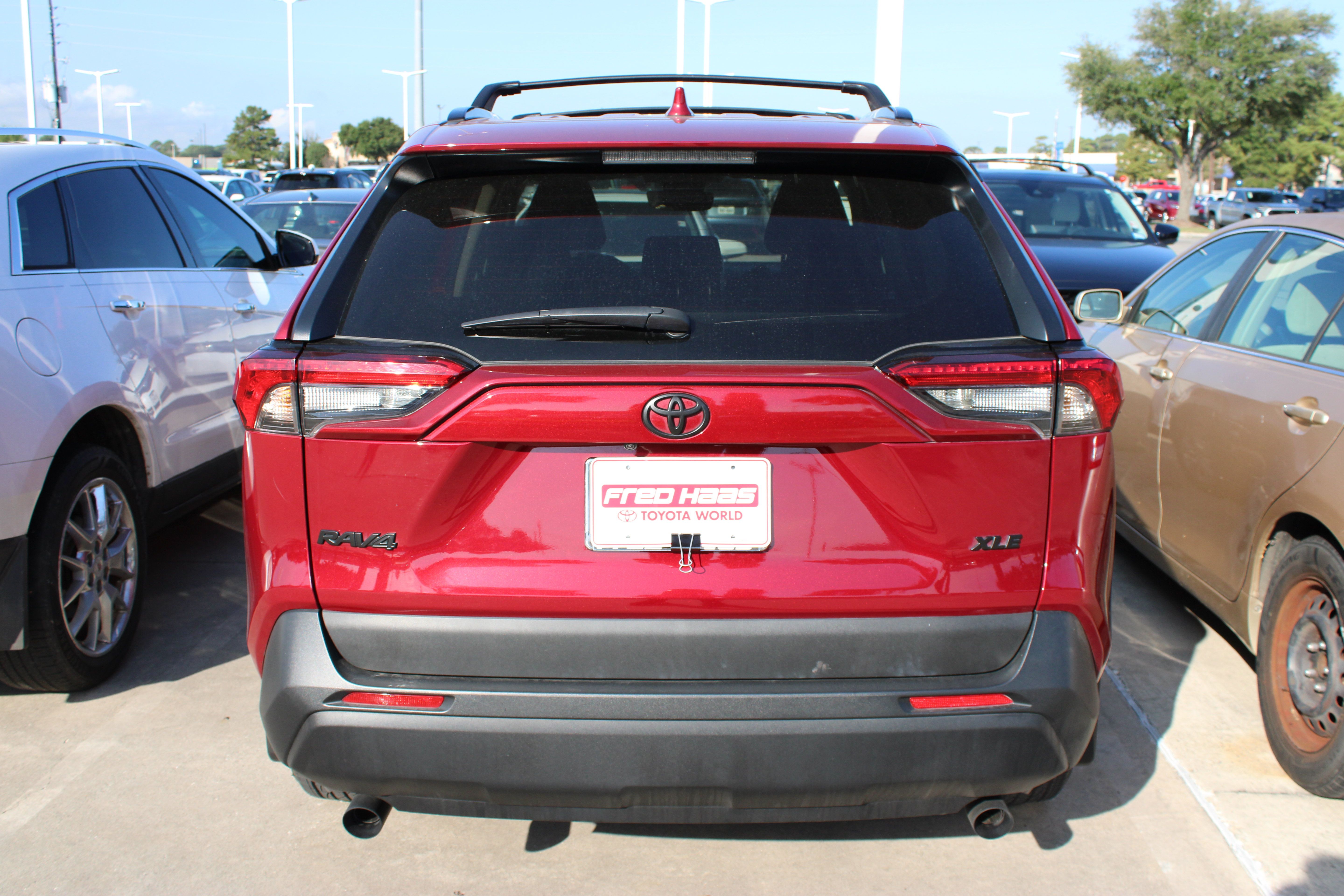 Used 2024 Toyota RAV4 XLE FWD image 7