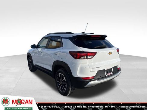 Used 2025 Chevrolet TrailBlazer LT w/ LT Cold Weather Package image 3