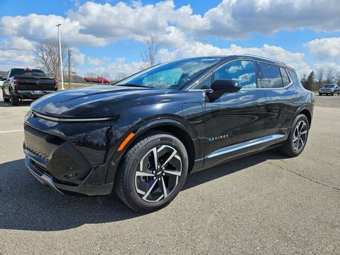 Used 2025 Chevrolet Equinox EV LT image 3