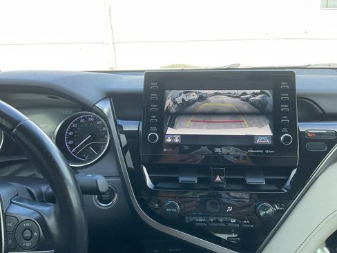 Used 2021 Toyota Camry XLE image 20