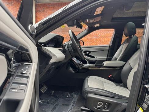 Used 2021 Land Rover Range Rover Evoque R-Dynamic HSE image 24