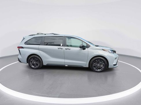 Certified 2026 Toyota Sienna XSE AWD/4WD image 9