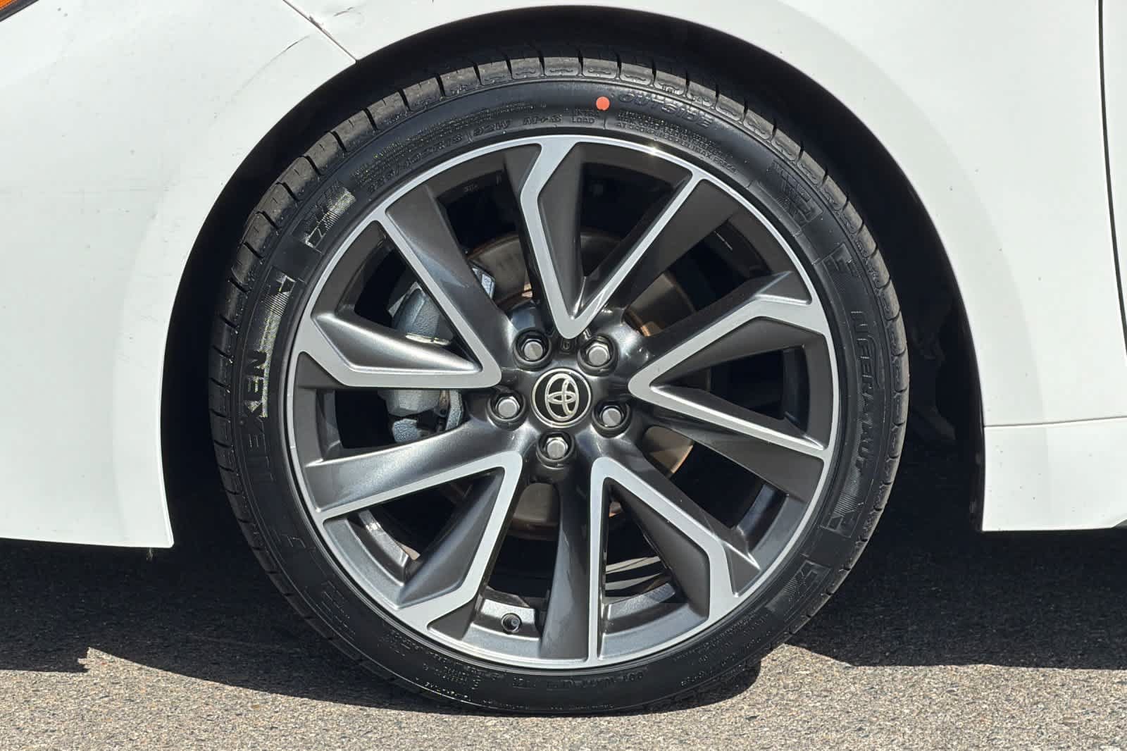 Used 2021 Toyota Corolla SE w/ SE Premium Package FWD image 29