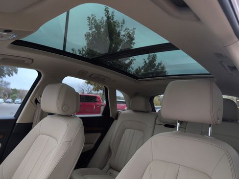 Used 2021 Audi Q5 Premium image 17