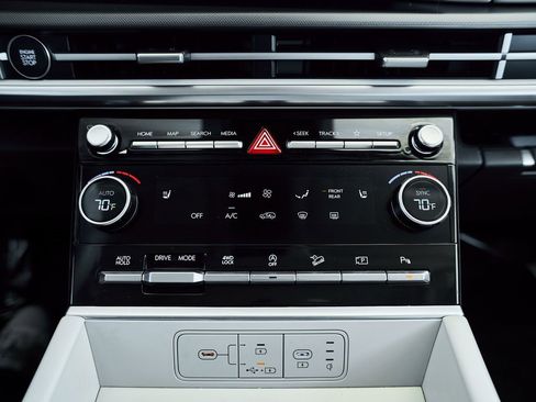 Used 2025 Hyundai Santa Fe SEL image 48