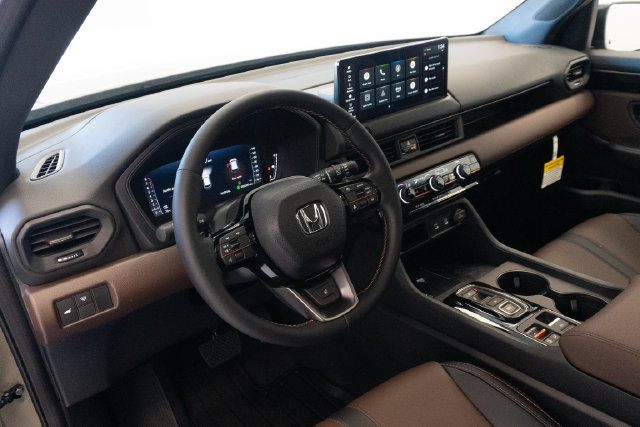 New 2026 Honda Pilot TrailSport image 3