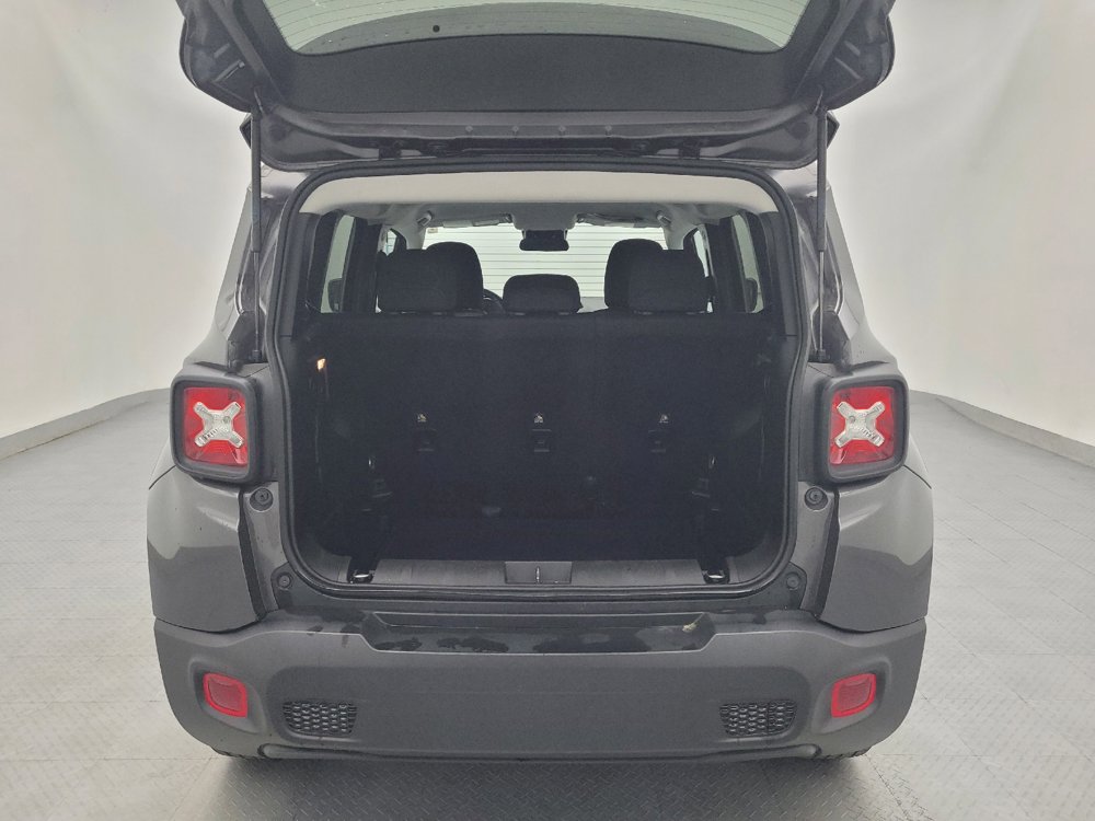 Used 2020 Jeep Renegade Latitude AWD/4WD image 29