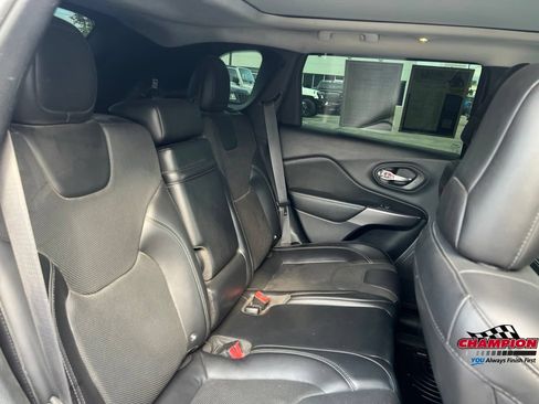 Used 2019 Jeep Cherokee Limited AWD/4WD image 27