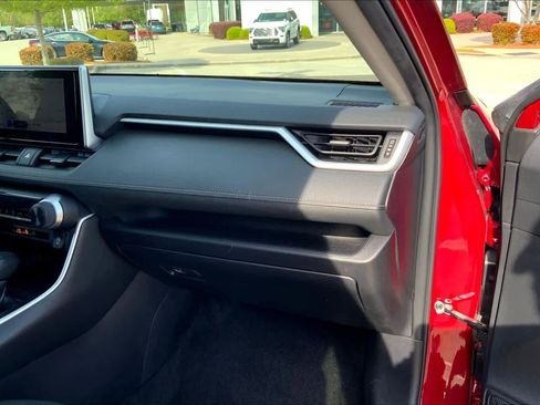 Used 2024 Toyota RAV4 LE image 18