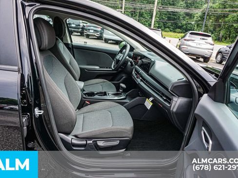 Used 2025 Kia K4 FWD image 23