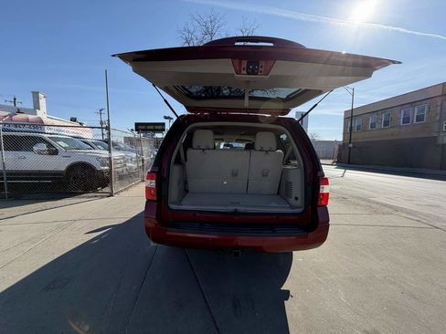 Used 2013 Ford Expedition XLT image 22