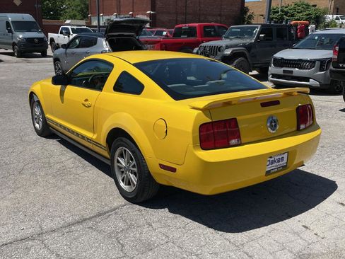 Used 2005 Ford Mustang Coupe RWD image 8